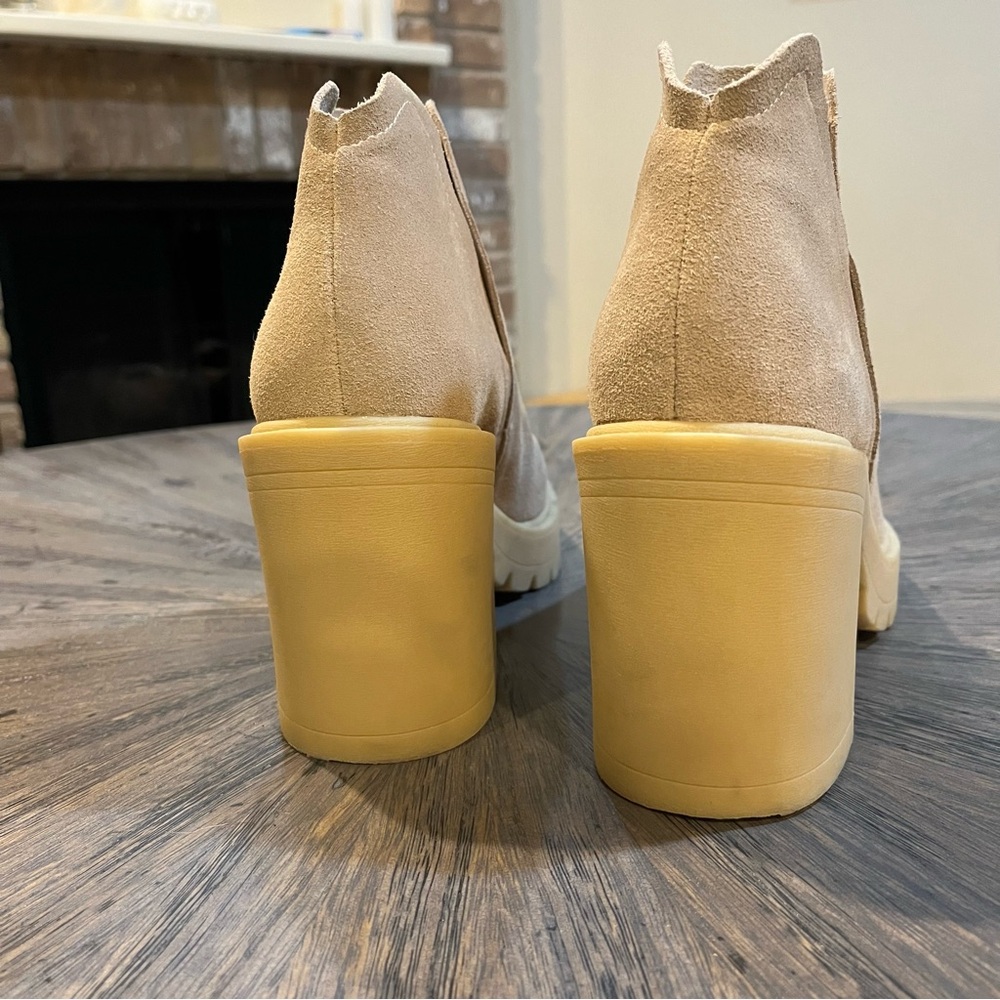 Dolce Vita Women's Light Sand Suede Lug Sole‎ Platform Ankle Booties. Size 8.5 - Picture 8 of 12